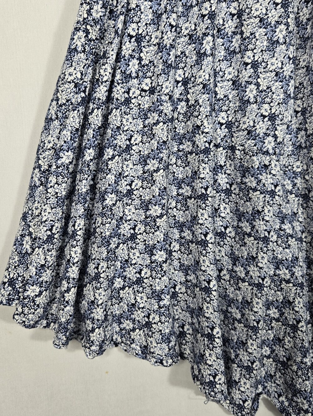 Rachel Zoe Blue White Floral Maxi Skirt Smocked Waist Hi Low Hem Size XS - Picture 13 of 15